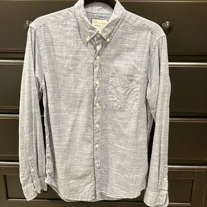 Mens American Eagle button down shirt. Size small. Light blue 100% cotton
